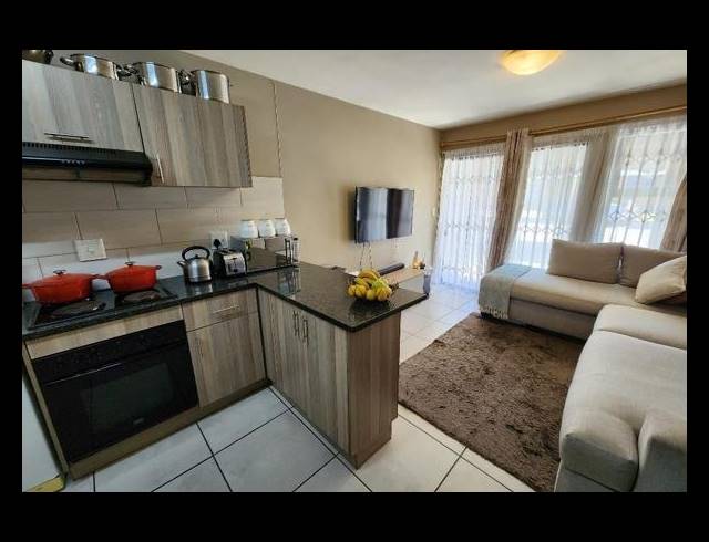 2 BEDROOM TOWNHOUSE FOR SALE IN ALBEMARLE